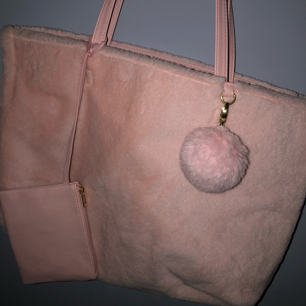 Pink purse/ toat. Super fuzzy and cute!
